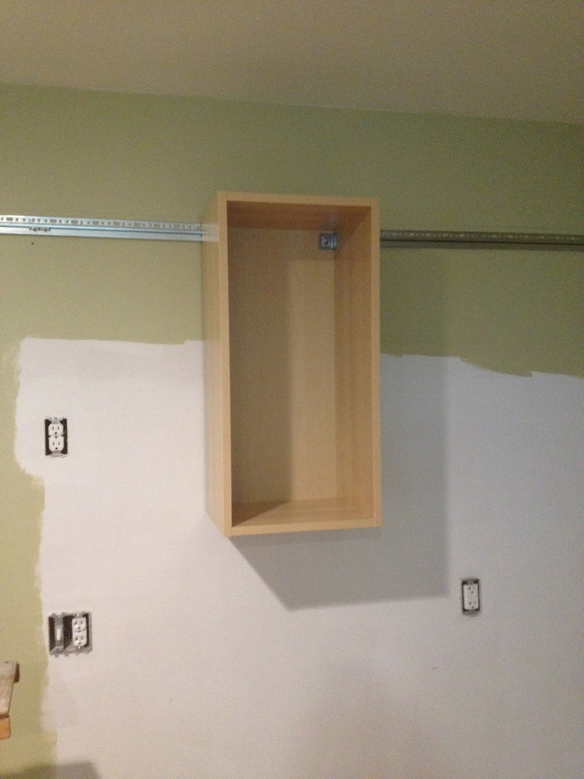 вешаем кухонные шкафы на стену из газобетона